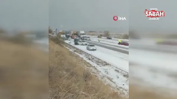 Elmadağ'da kar yağışının ardından 7 araç birbirine girdi | Video