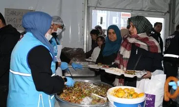 TDV deprem bölgesinde kurduğu iftar çadırlarıyla günde 50 bin kişiye yemek veriyor