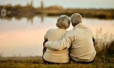 Rüyada Yaşlı Biriyle Evlenmek Ne Anlama Gelir? Rüyada Yaşlı Biriyle Evlenmenin Anlamı