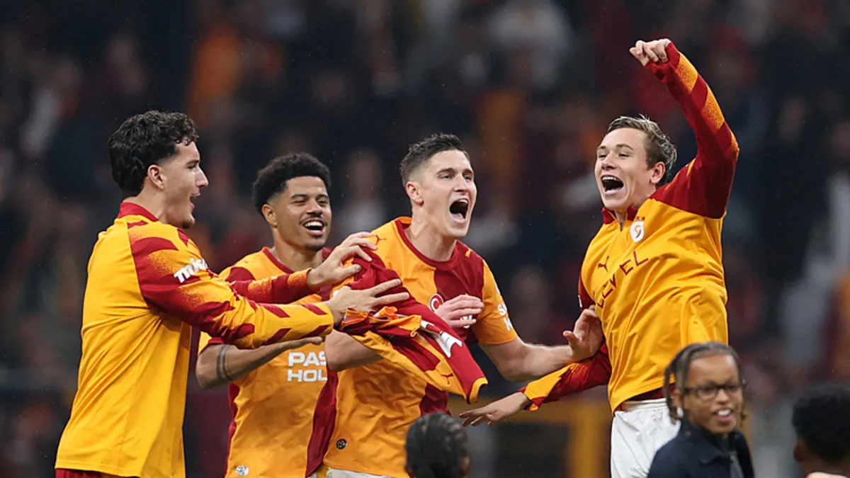 Galatasaray'da galibiyet sonrası büyük sevinç!