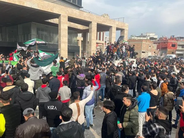 adana-ve-hatayda-kutlamalar-turkiyeyi-ozleyecegiz-1733651989684.jpg