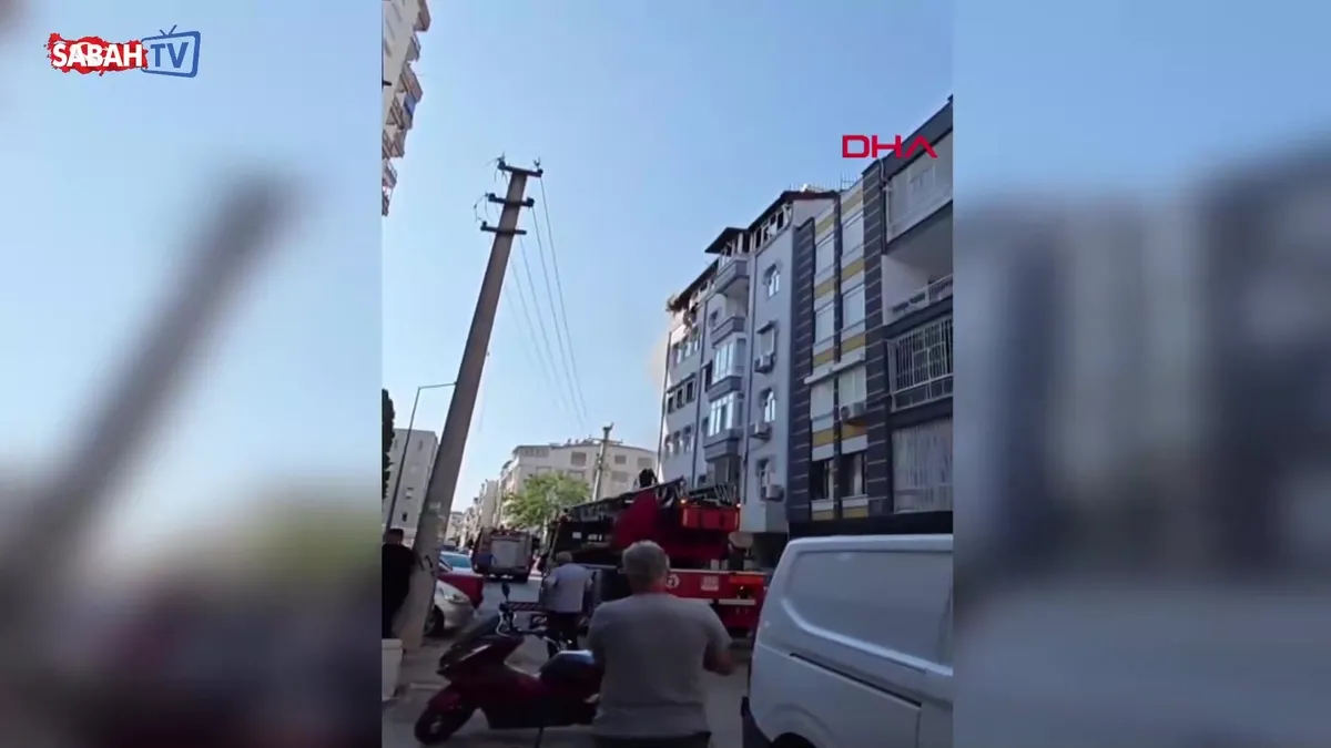 Yangında can pazarı: Teras korkuluğundan sarkıp, kurtarılmayı beklediler! | Video videosunu izle Yangında can pazarı: Teras korkuluğundan sarkıp, kurtarılmayı beklediler! | Video videosunu izle