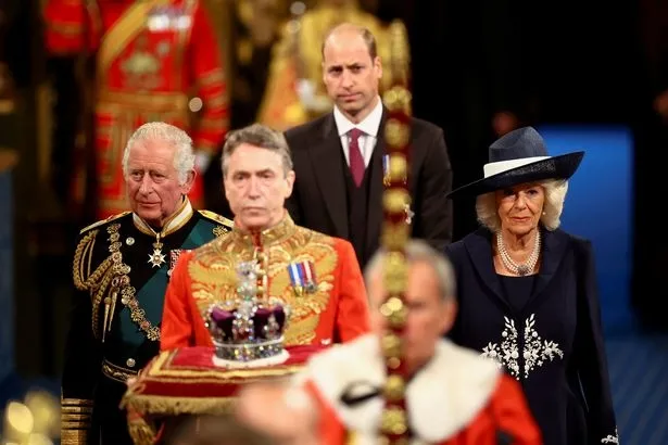Kraliçe Elizabeth öldü! Yeni İngiltere Kralı Charles nasıl anılacak? Törene katılamacak