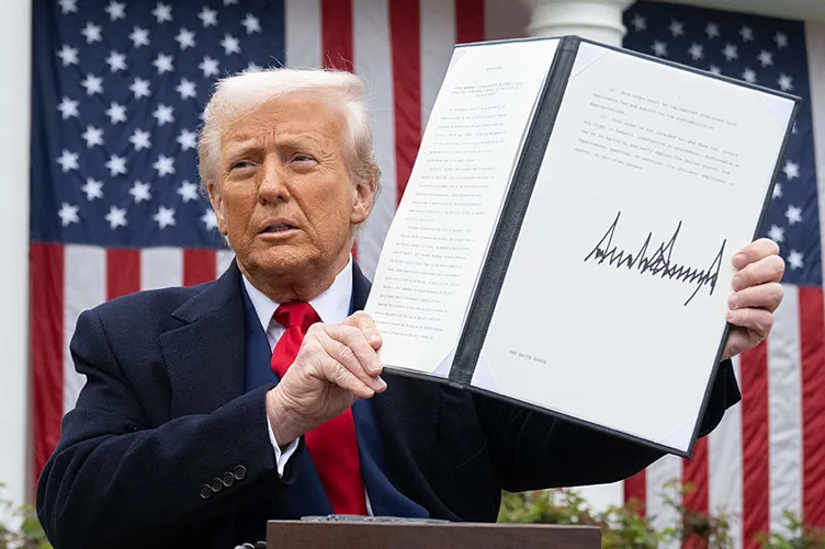 Trump’ın kararı ayağa kaldırdı! Dünyadan peş peşe tepkiler: Ticaret düzenine saldırıyor!