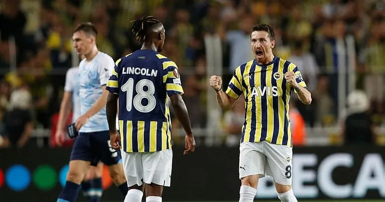 Son dakika Fenerbahçe haberleri: Fenerbahçe’ye yıldız isimden kötü haber! AEK maçında yok...