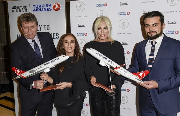 Ajda Pekkan, Londra Moda Haftası'na damga vurdu