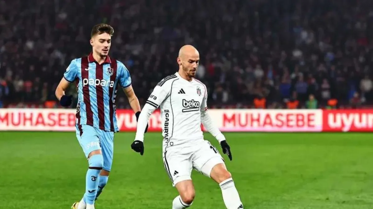 Süper Lig'de Beşiktaş ile Trabzonspor derbide kozlarını paylaşacak!