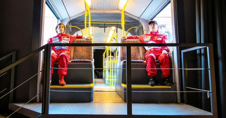 İki efsane pilot Schumacher ve Senna Araba Müzesi’nde buluştu