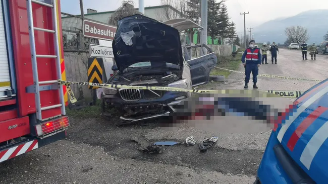 Bursa’da kazada eşini kaybeden kadın kocasının ayaklarına sarıldı! - 2