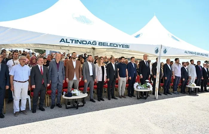 ak-partili-altindag-belediyesinden-ornek-adim-sokak-hayvanlarina-500-bin-metrekarelik-yasam-alani-1753518267087.jpg AK Partili Altındağ Belediyesinden örnek adım: Sokak hayvanlarına 500 bin metrekarelik yaşam alanı