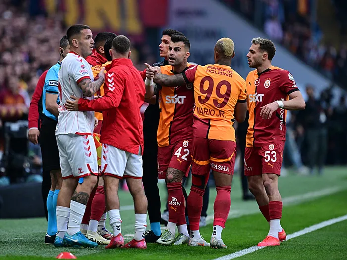galatasaray-sivasspor-rams-parkta-gol-yagmuru-var-1746290157605.jpeg