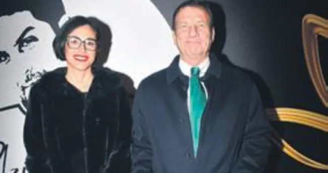 Maçı telefondan izledi