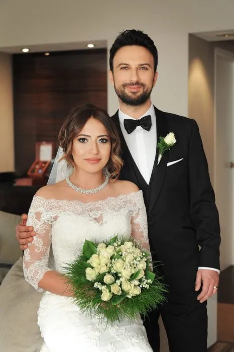 Tarkan’dan eşi Pınar Tevetoğlu’na yılbaşı jesti!