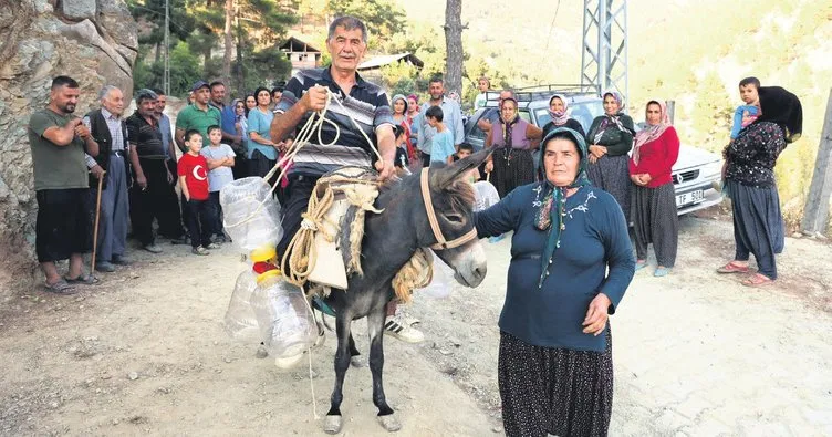 21 yıldır eşekle su taşıyorlar