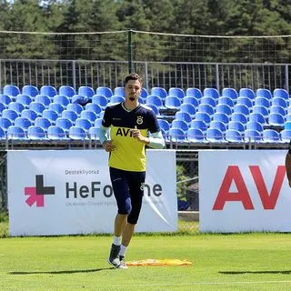 Fenerbahçe'de yeni transferler antrenmana çıktı