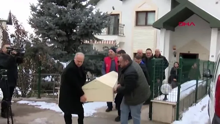 Deniz Baykal'ın cenazesi evinden alındı