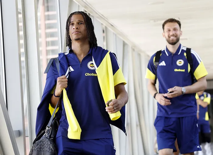 fenerbahce-kafilesi-polonyaya-ulasti-1785253326633.jpg