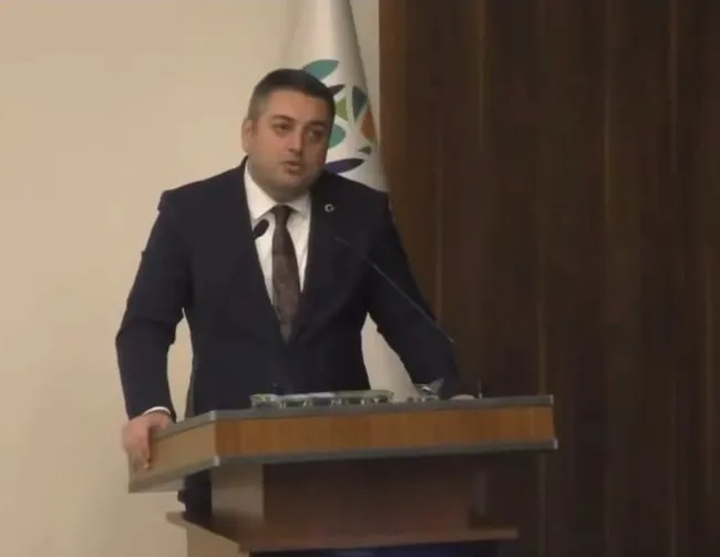chpli-meclis-uyesinden-iscilere-tehdit-chpli-uye-iscileri-isten-kovmakla-tehdit-etti-1744129317556.jpg