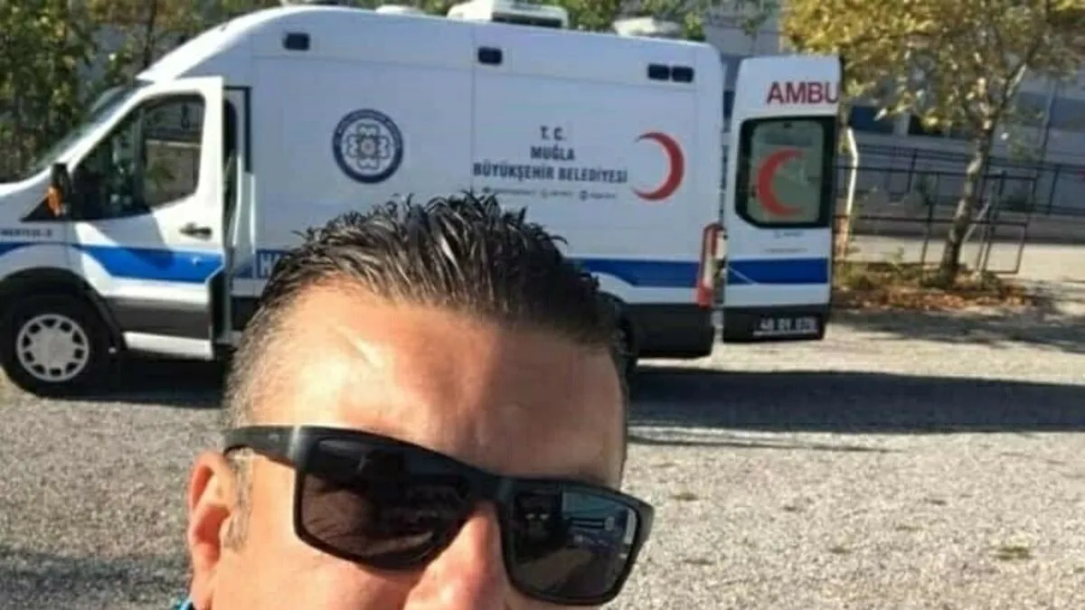 Hakkında uzaklaştırma kararı olan koca, sokakta eşini bıçaklayarak öldürdü