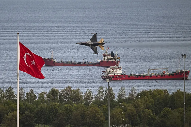 Görkemli kutlama! Ankara’da Türk Yıldızları, İstanbul’da SOLOTÜRK