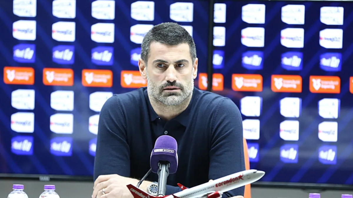 Volkan Demirel: “Başta kalecim olmak üzere bütün oyuncularını tebrik ediyorum’’ Volkan Demirel: “Başta kalecim olmak üzere bütün oyuncularını tebrik ediyorum’’