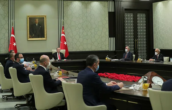 Sokağa çıkma yasağı genelgesinde dikkat çeken seyahat ayrıntısı! Sokağa çıkma yasağı saatleri ile son dakika haberleri...