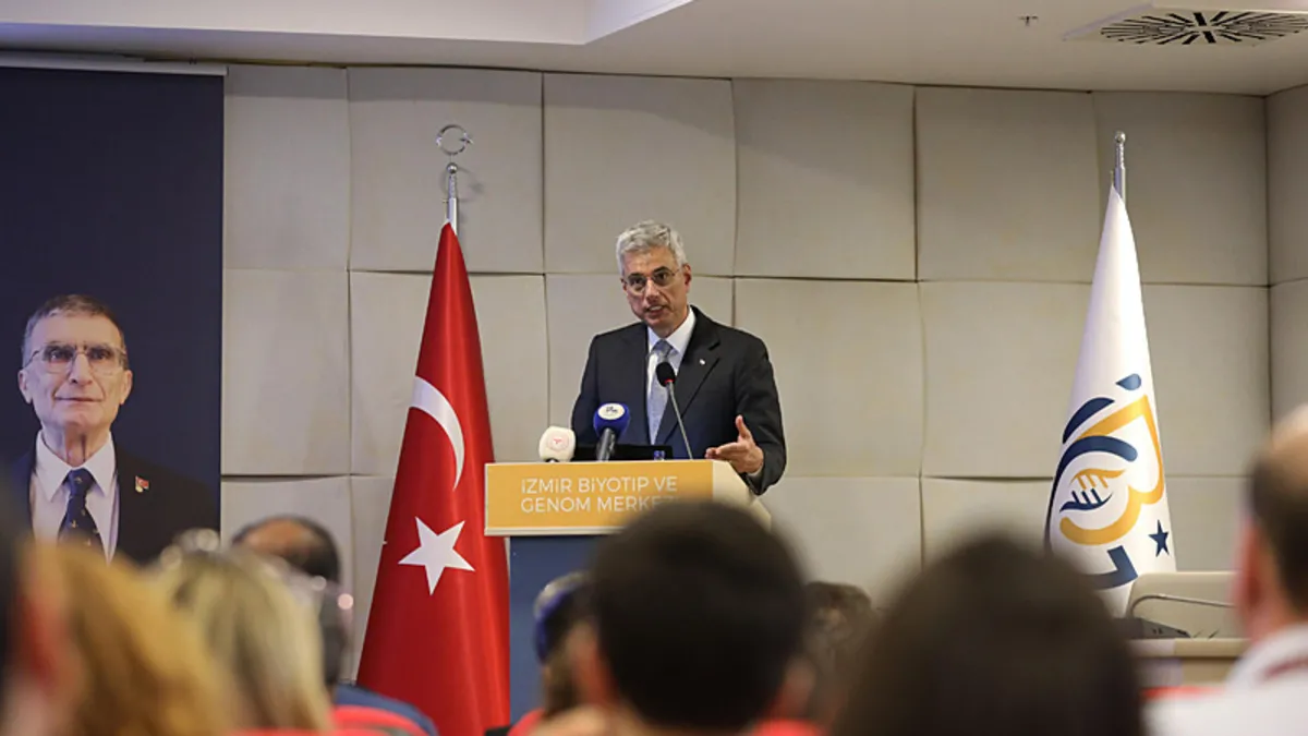 Sağlık Bakanı Prof. Dr. Kemal Memişoğlu'nun "Üreten Sağlık" uygulamasını duyurduğu görsel.