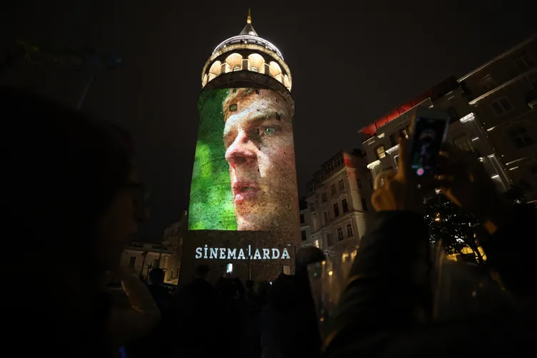 Eren Bülbül’ün doğum gününe özel görseller Galata Kulesi’ne yansıtıldı!