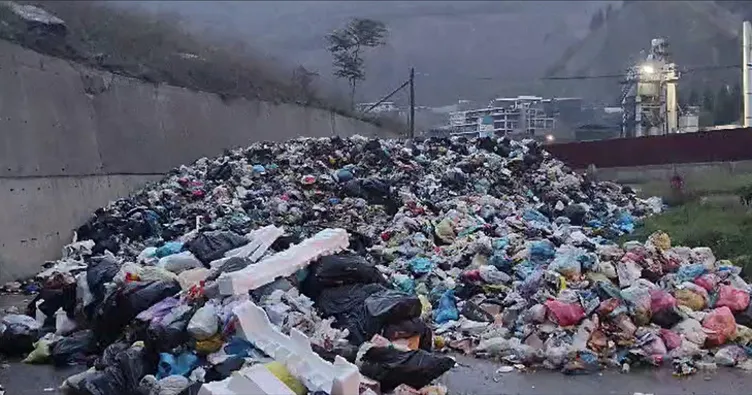 CHP’li belediyeyi 2.5 milyonluk ceza da durduramadı! 150 ton çöpü yol kenarına döktüler