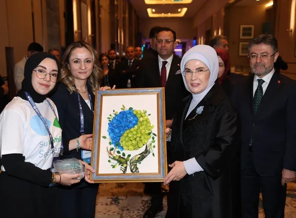 emine-erdogan-su-verimliligi-zirvesinde-konustu-musluktan-akan-su-85-milyonun-ortak-hayat-kaynagidir-1742657633773.jpg