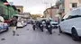Ev baskınıyla başlayan kavgada sokak savaş alanına döndü | Video