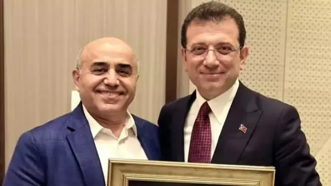 ibb-iddianamesinde-carpici-detay-necati-ozkanin-notlari-ortaya-cikti-orgut-mansuru-cikaracak-1763319443994.jpeg İBB iddianamesinde çarpıcı detay! Necati Özkan'ın notları ortaya çıktı!