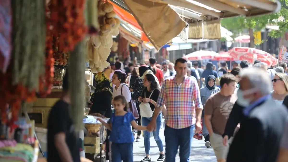 En çok yeme içmeye harcadılar, akraba evinde kaldılar! Yerli turistin tatil tercihleri belli oldu