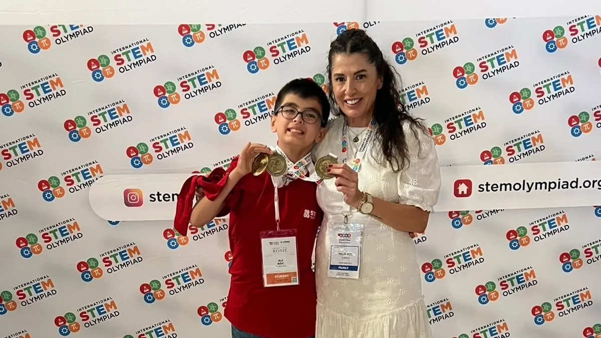10 yaşındaki Ali Koç, Roma'da düzenlenen STEM Olimpiyatları'nda matematik ve fen bilimleri kategorilerinde dünya birincisi oldu.