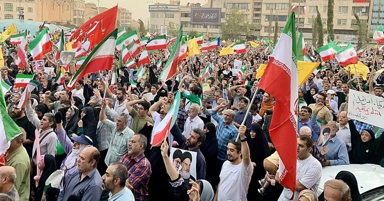 İran’da ateşkes sonrası zafer kutlaması! On binlerce kişi meydanlarda: Siyonist rejim yok olacak