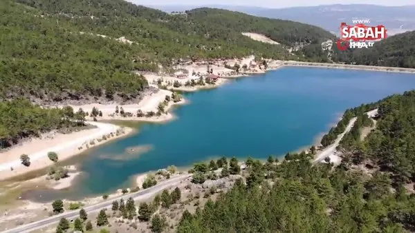 Tahtalı Göleti, mavi ve yeşilin buluştuğu manzarasıyla görenleri hayran bırakıyor | Video