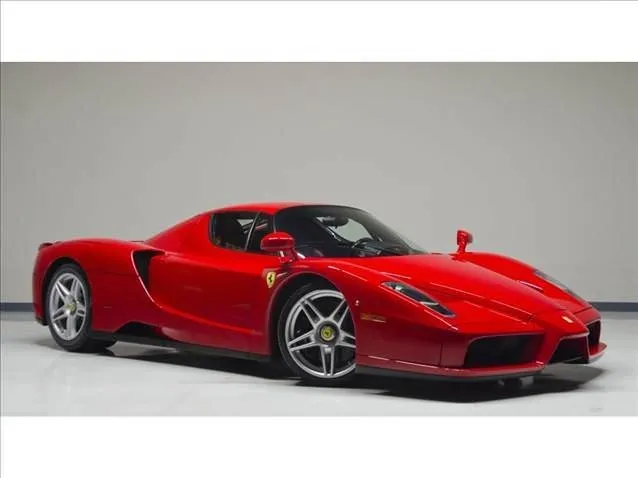 Ferrari Enzo alıcısını bekliyor