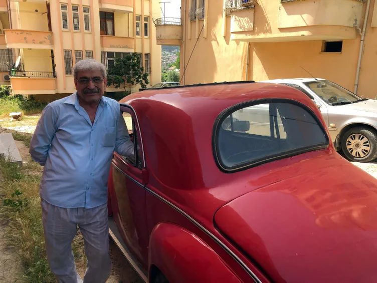 67 yaşındaki adam, kendisinden büyük Topolino model aracına gözü gibi bakıyor