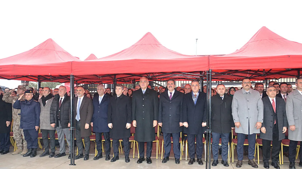 Bakan Ersoy: “8 yılda 221 yeni kütüphane hizmete açıldı” Bakan Ersoy: “8 yılda 221 yeni kütüphane hizmete açıldı”