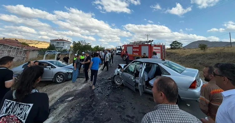 Çorum’da iki otomobil çarpıştı! 7 yaralı