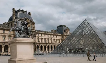 Louvre’da hırsızlık alarmı: Ünlü müze soyuldu