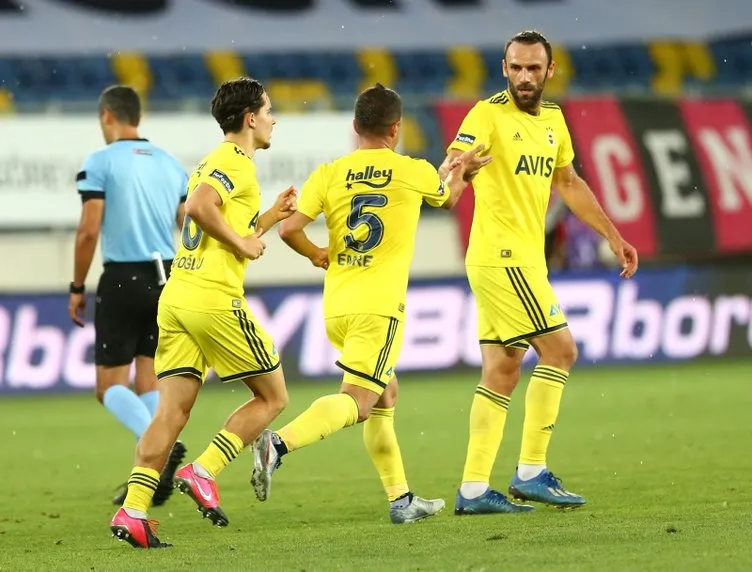 Fenerbahçe'de kaptanlık krizi! Pazubandı kenara fırlattı