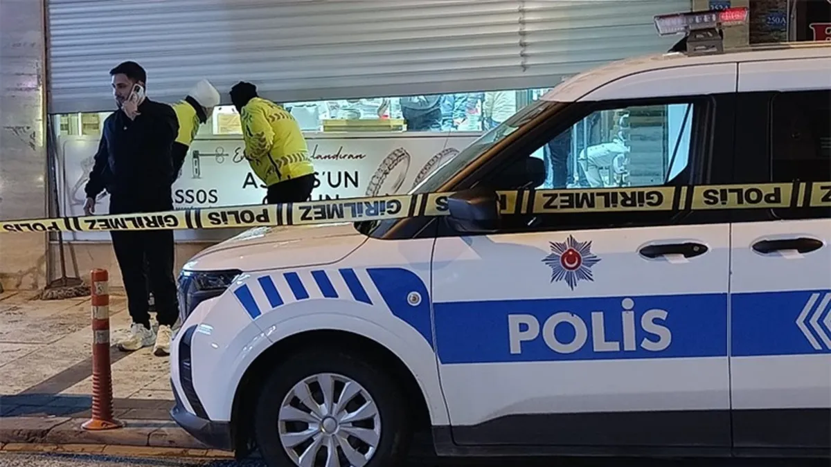 Denizli’de kuyumcu vurgunu! 100 kilogram emanet altınla kaçtı Denizli’de kuyumcu vurgunu! 100 kilogram emanet altınla kaçtı