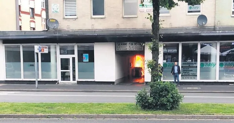 Almanya’da camilere 2 günde üçüncü saldırı