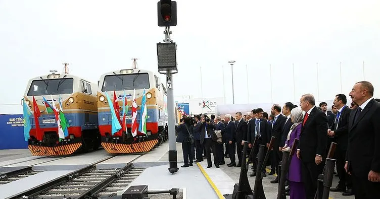 İran, Bakü-Tiflis-Kars Demiryolu’na bağlanmak istiyor