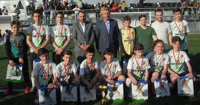 38 kuran kursunun katıldığı futbol turnuvası sona erdi #rize