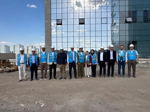 bolgenin-can-damari-sehir-hastanesi-yukseliyor-1782202492617.jpg