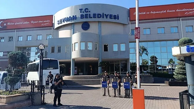 Aziz İhsan Aktaş CHP’li belediyelerdeki kirli çarkı anlattı! İşte rüşvet pazarlığının belgesi: Çantacısı kocası çıktı!