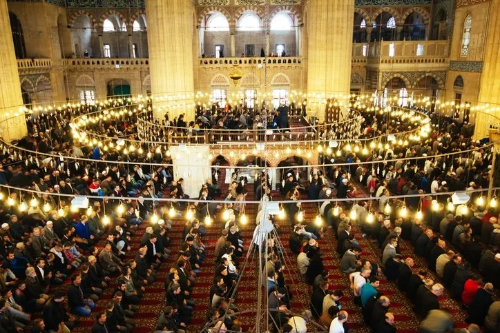 İlk teravih namazı ne zaman? Diyanet ile 2022 Ramazan ayı teravih namazı camilerde kılınacak mı, farz mı sünnet mi?