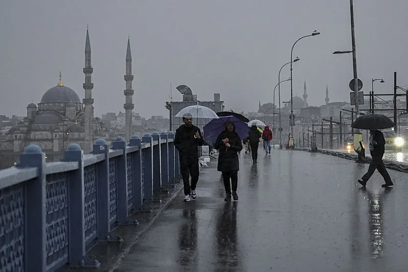 Meteoroloji’den 15 il için sarı kodlu uyarı! Önümüzdeki 4 güne dikkat: Sağanak, gök gürültülü sağanak…